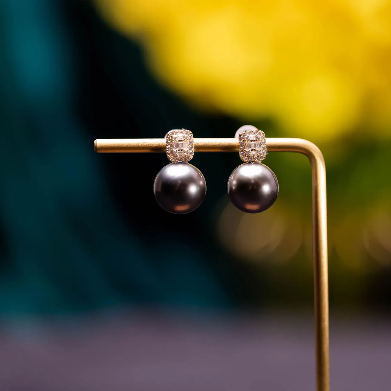 18K Solid Gold Tahitian Pearl Earrings KE00028