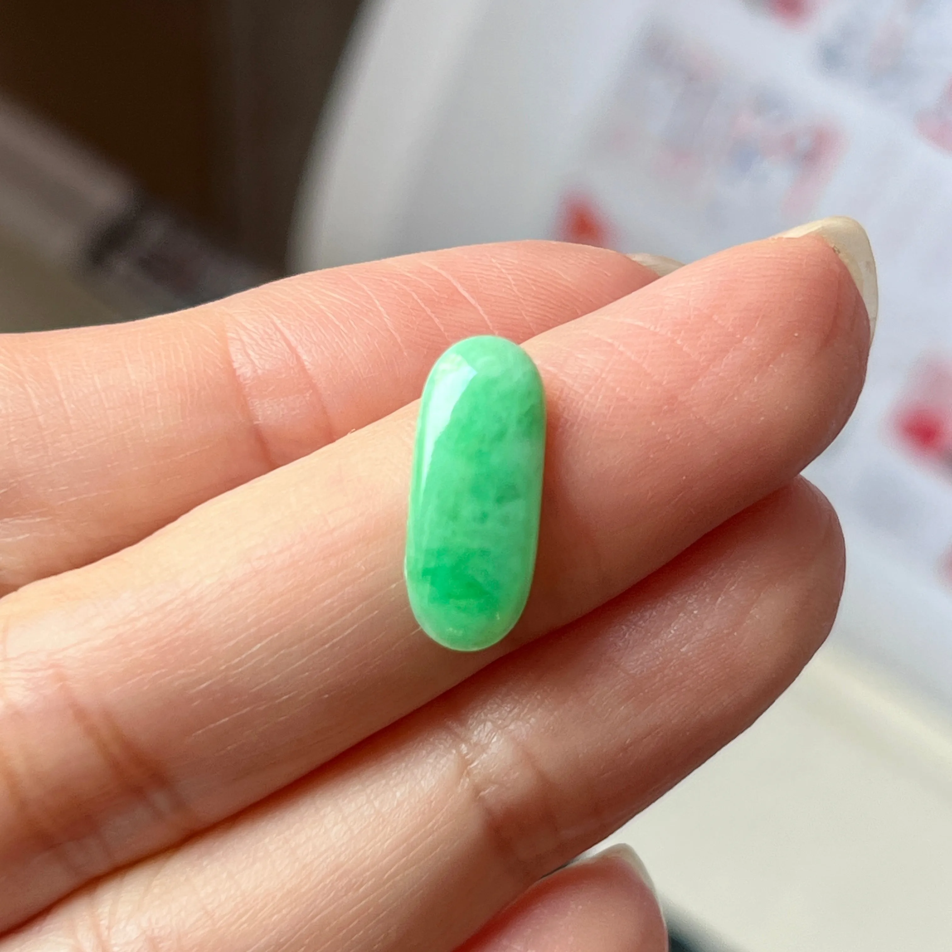 3.15 cts A-Grade Natural Apple Green Jadeite Saddle Piece No.130424